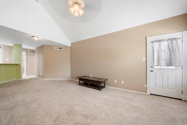 Foto del edificio - 10630 Westbrae Pkwy