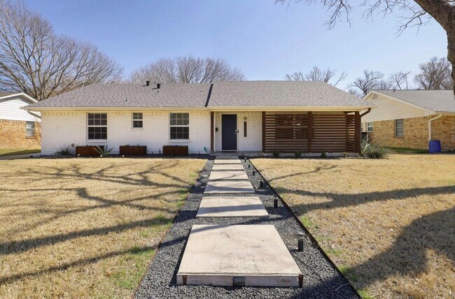 Foto del edificio - 10282 Vinemont St