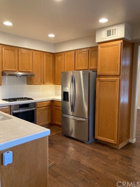 Building Photo - 15063 Ave Compadres