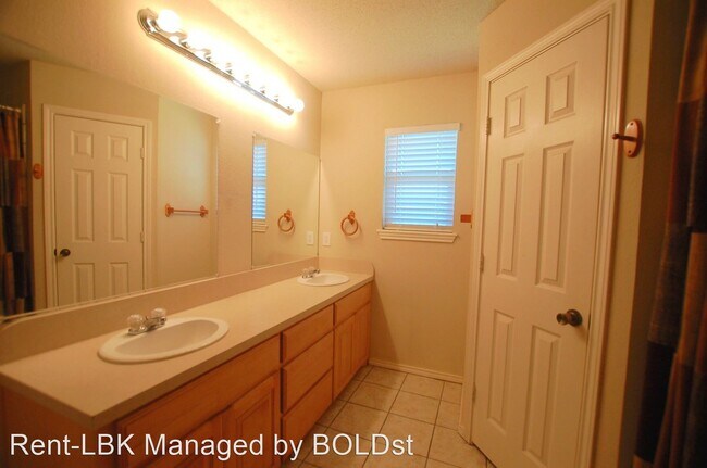 Foto del edificio - 3 br, 2 bath House - 908 11th Street