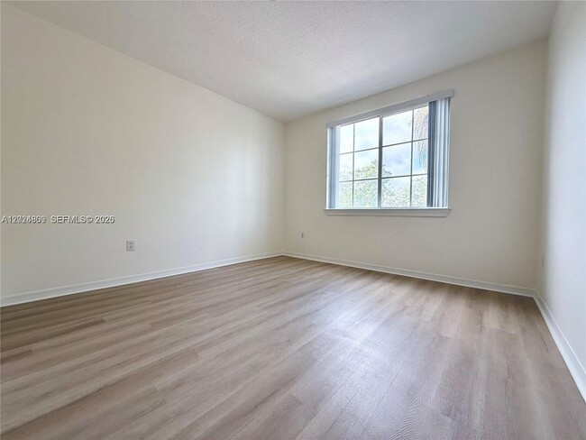 Building Photo - 6851 SW 44th St