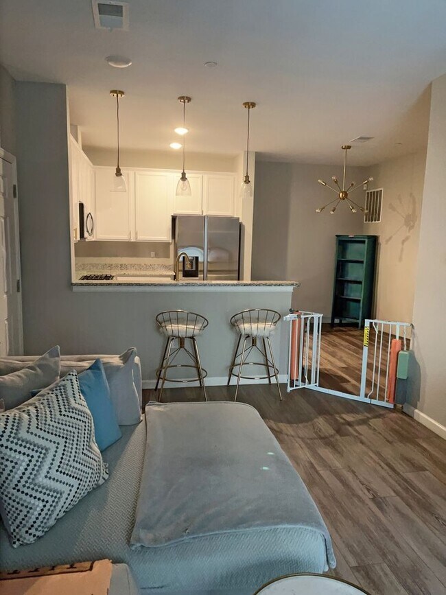 Foto del edificio - 2 Bedroom Condo in Aurora