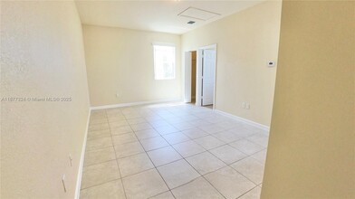 Building Photo - 9204 SW 170th Ct