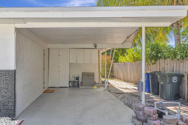 Foto del edificio - 1911 Cypress Ave