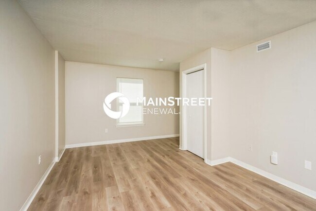Foto del edificio - 3 Bedroom Pet-Friendly Home in Louisville,...
