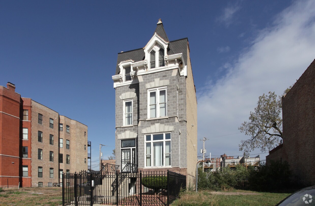 3979 S Drexel Blvd, Chicago, IL 60653 Apartments in Chicago, IL