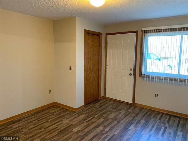 Building Photo - 1635 Stieger Lake Ln