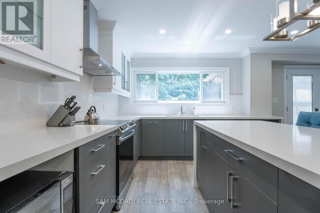 Photo du bâtiment - 2188 Highriver Ct