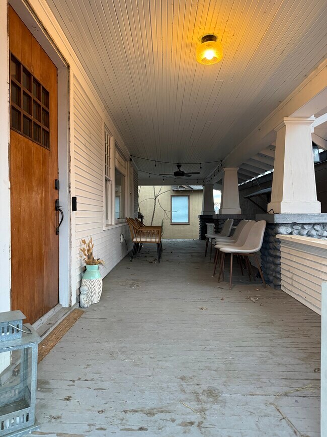 Foto del edificio - 237 Basin St SW