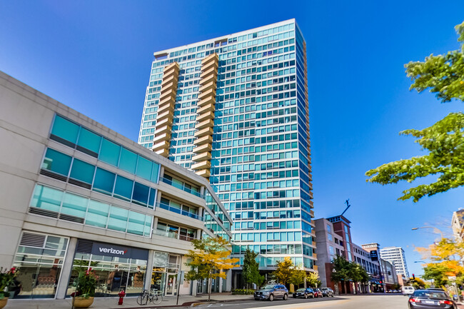 Foto del edificio - 1720 Maple Ave