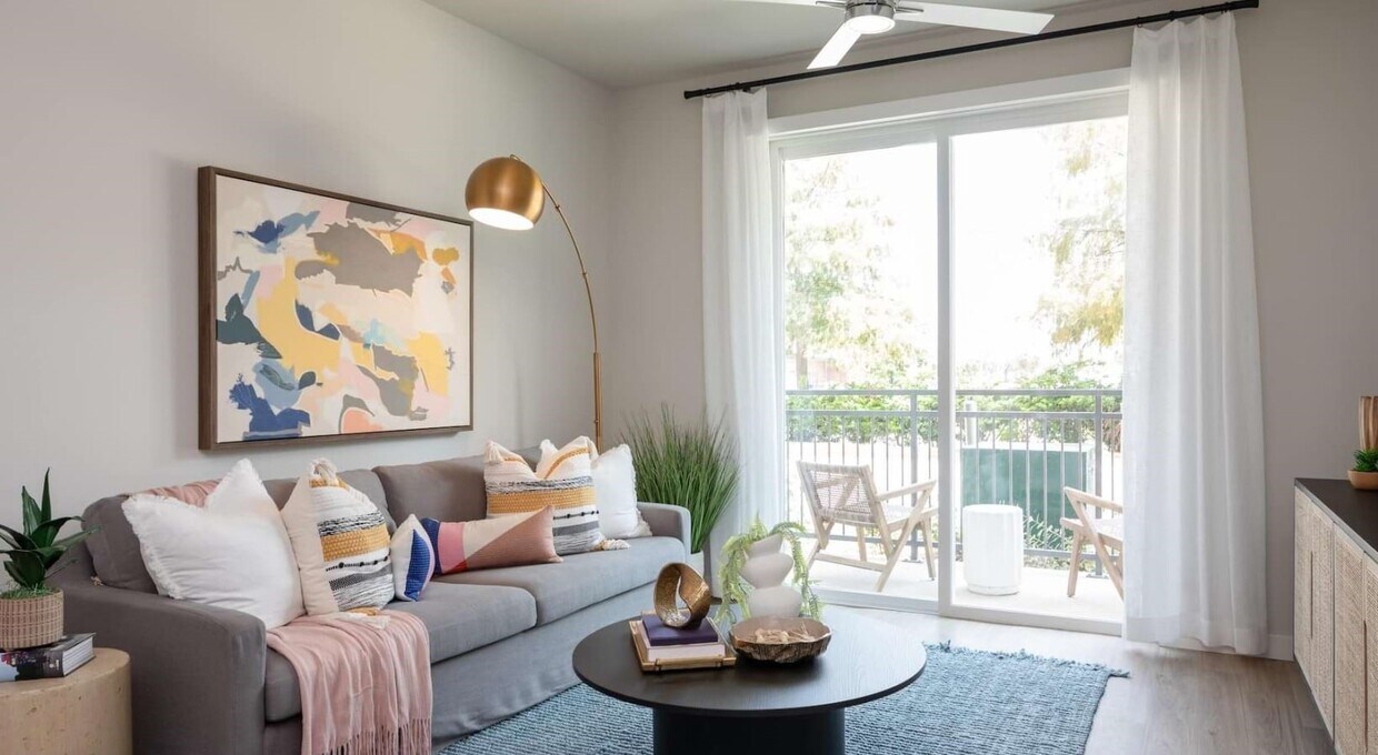 Primary Photo - 19101 Town Ridge Ln