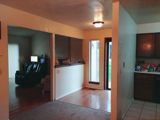 Foto del edificio - Perfect Townhouse available for rent!