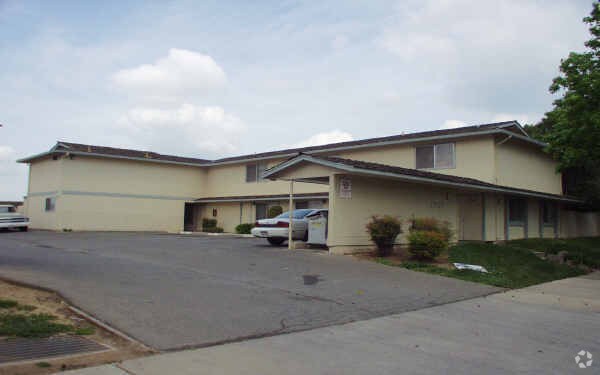 Foto del edificio - 1923 Shadow Brook Dr