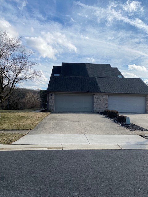 Primary Photo - 216 Steeplechase Cir