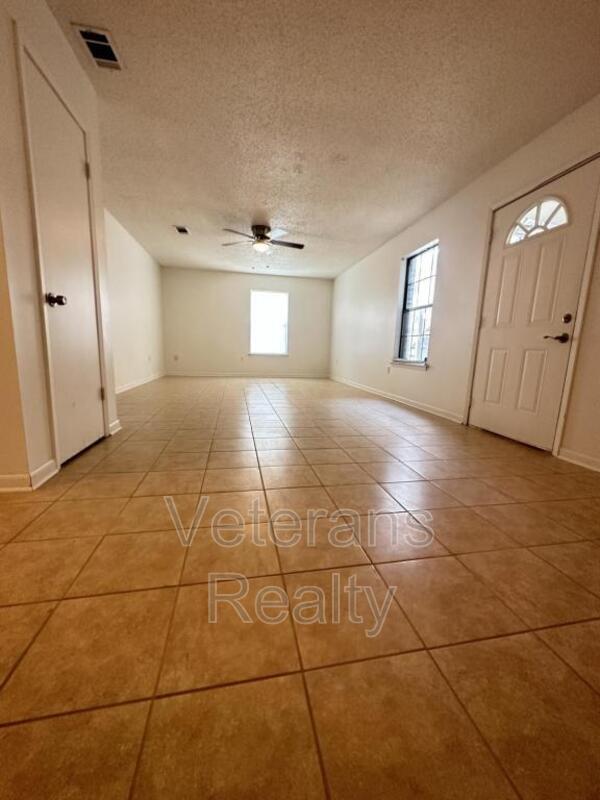 Building Photo - 152 Via Don Ray Rd
