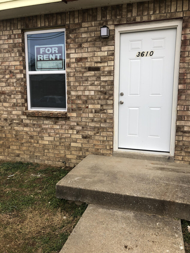 Foto principal - 3610 Willow Creek Ct