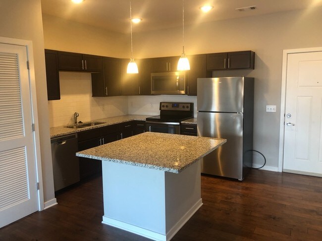 Building Photo - East Nashville - 2 Bedroom 2 Bath Condo