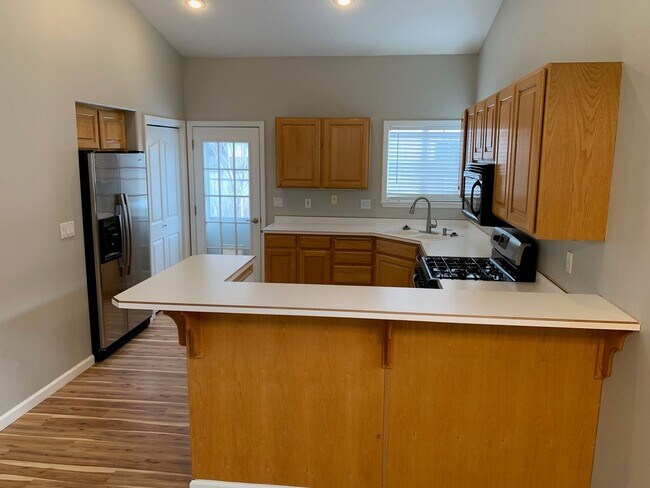 Building Photo - Beautiful  3-bedroom, 2-bath single-level home