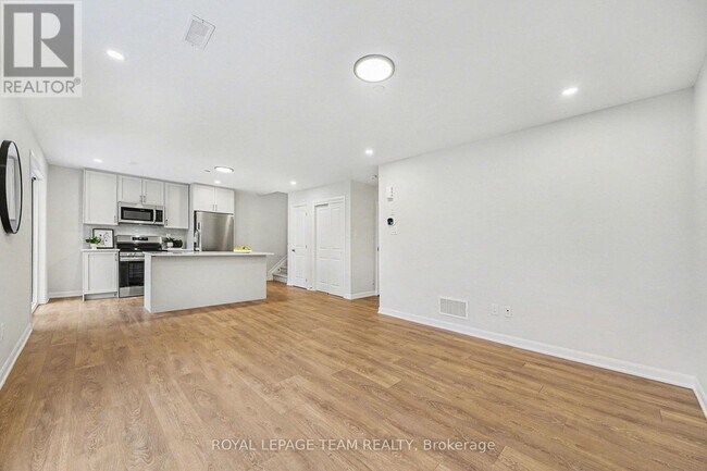 Photo du bâtiment - 401 Glenroy Gilbert Dr