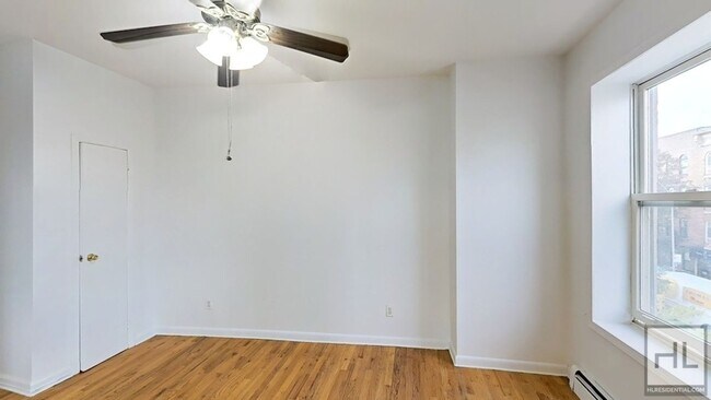 Foto del edificio - PROSPECT PLACE / Renovated 1-Bedroom Apart...