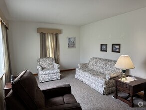 Building Photo - 241 Helena Dr