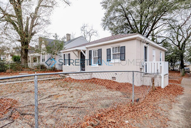 Building Photo - 1605 11th Ave