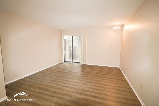 Foto del edificio - 1500 McCain Ln