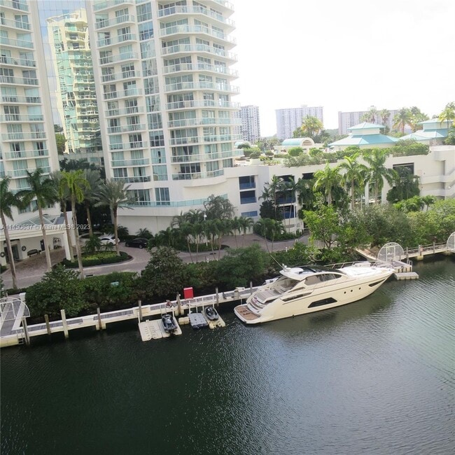 Building Photo - 200 Sunny Isles Blvd