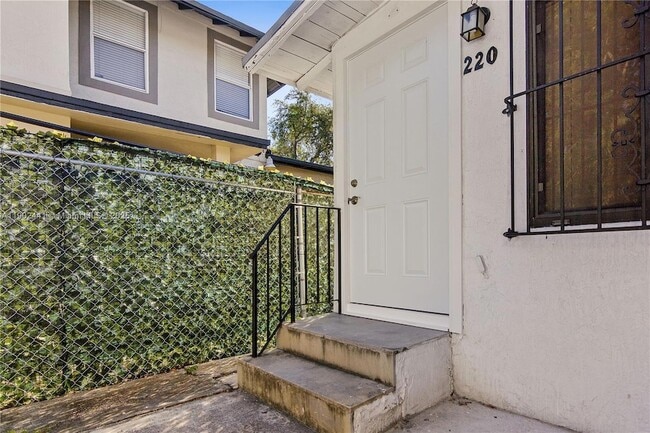 Photo - 218 SW 6th Ave Apartment