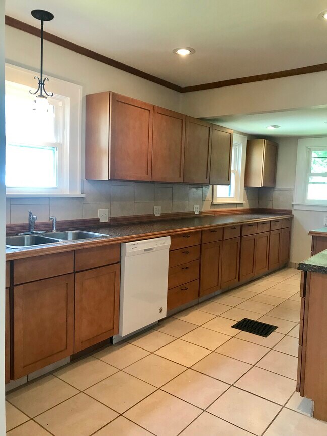 120 E Friend St, Columbiana, OH 44408 House Rental in Columbiana, OH