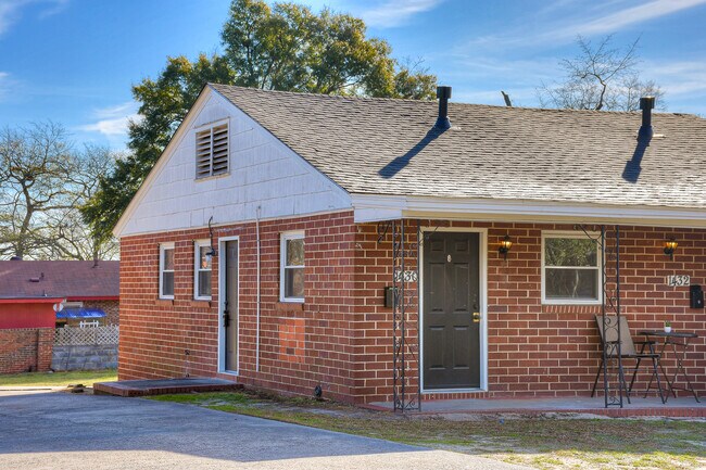 Building Photo - 1430 Troupe St