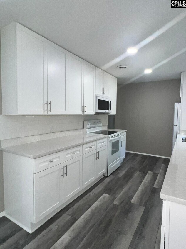 Foto principal - 2919 Chatsworth Rd