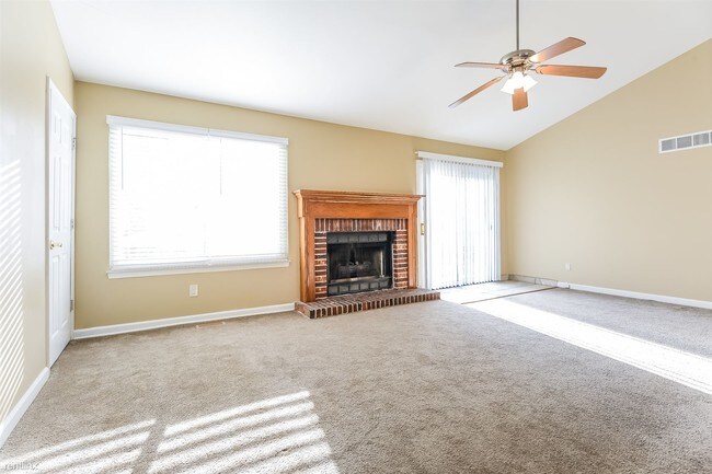 Foto del edificio - 3 br, 2 bath House - 14 Walnut Hill Ct