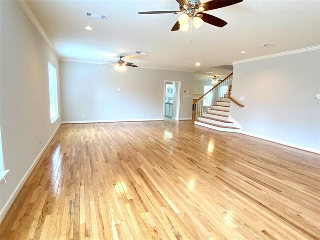 Building Photo - 5019 Darnell St