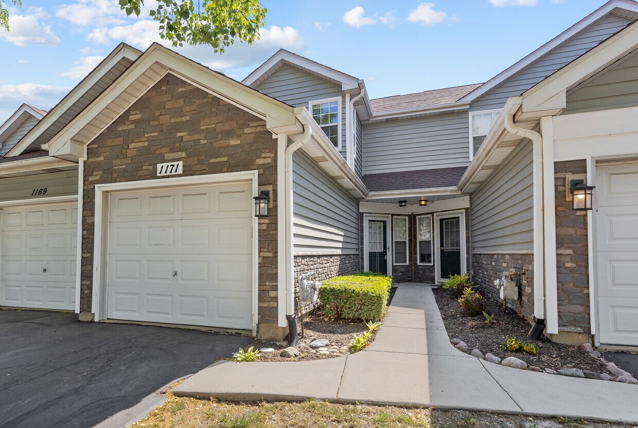 1171 Regency Dr, Schaumburg, IL 60193 Townhome Rentals in Schaumburg