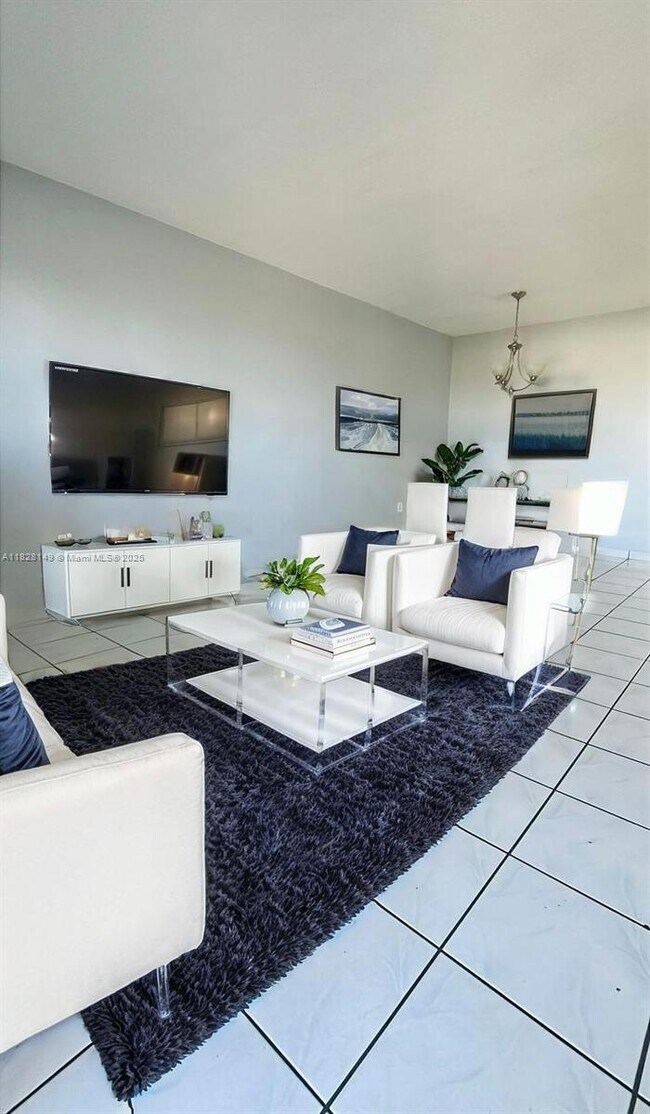 Foto del edificio - 8851 NW 119th St