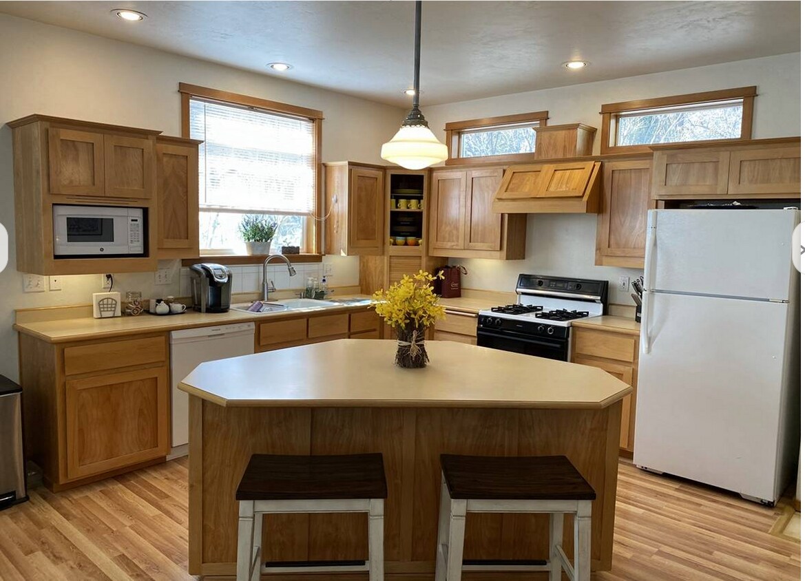 260 S Oregon St Unit 1, Jacksonville, OR 97530 260 S Oregon St