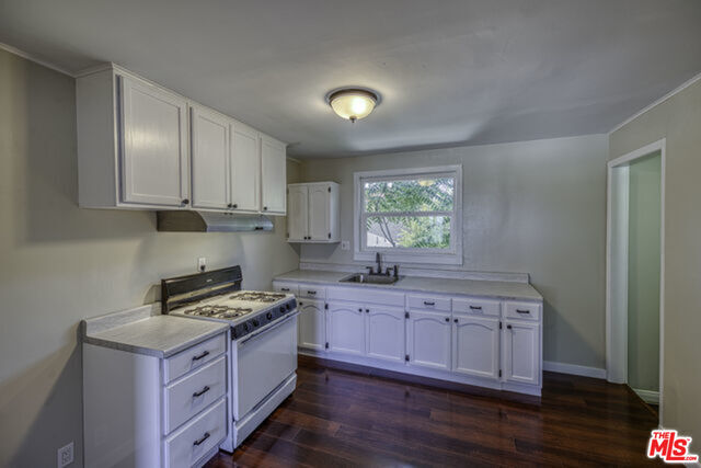 Foto del edificio - 5246 Almont St