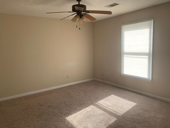 Foto del edificio - Courtyard Condominiums 14 & 16