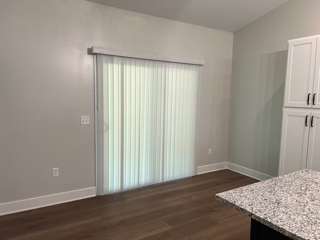 Foto del edificio - 212 N Birch Ave