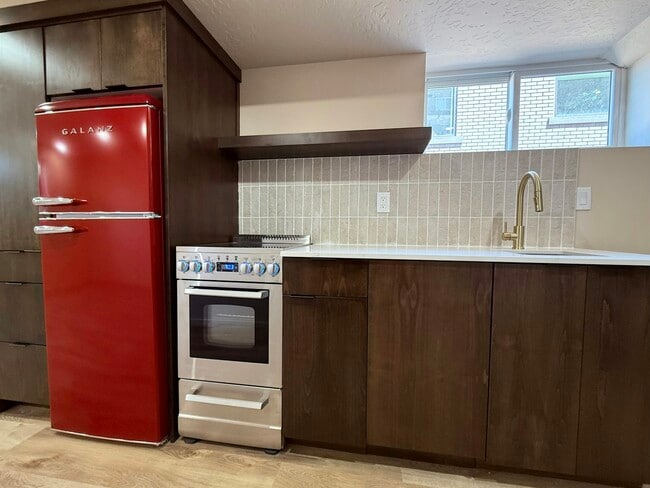 Foto del edificio - 1386 S 1100 E