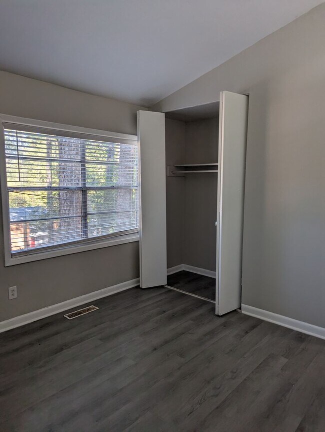 Foto del edificio - 225 Ridgewood Ave