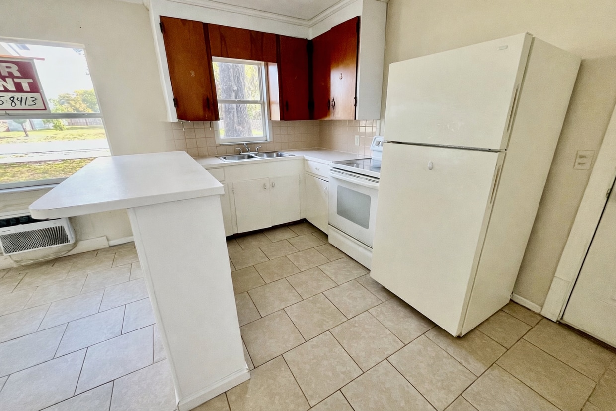 Foto del edificio - 1BR/1BA Zephyrhills Duplex NO APPLICATION FEE!