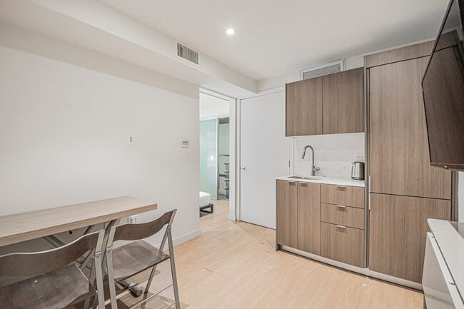 Foto del edificio - 5869.5B W 88th St