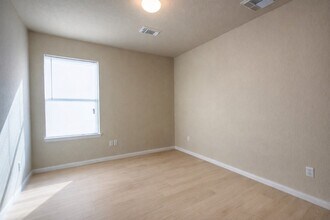 Building Photo - 3554 Garrison Run Dr