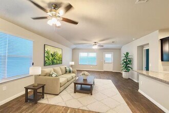 Building Photo - 610 Quarton Dr