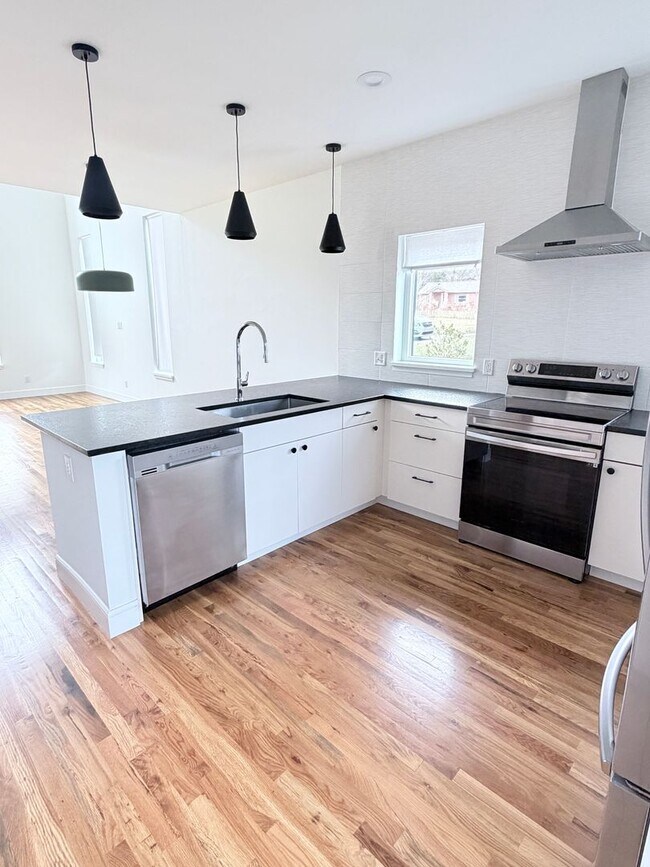 Foto del edificio - Charming Modern Farmhouse For Rent - 3 Bed, 2.5 Bath