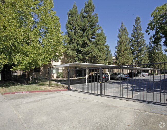 Foto principal - Highlands Apartments