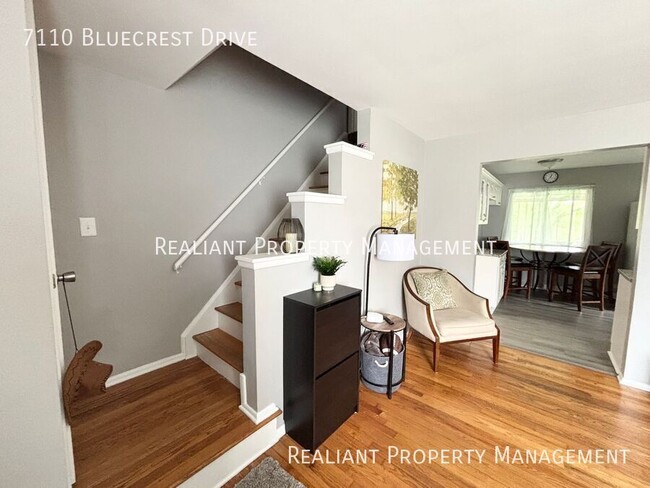 Building Photo - 7110 Bluecrest Dr