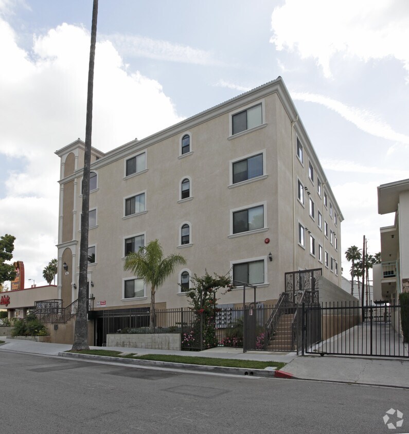 1466 N Tamarind Ave, Los Angeles, CA 90028 Apartments in Los Angeles